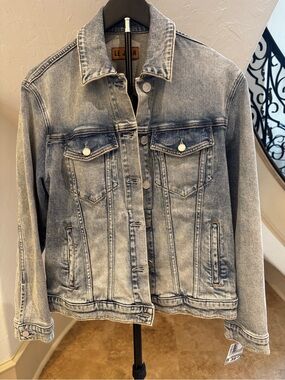 Le Jean Janine Oversized Denim Trucker Jacket in Washed Light Blue